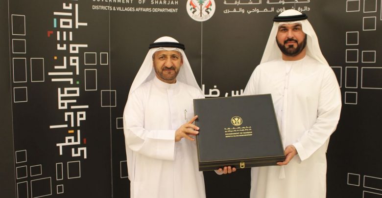 إماراتي يوظّف "واتس اب" في تعضيد العلاقات الاجتماعية
